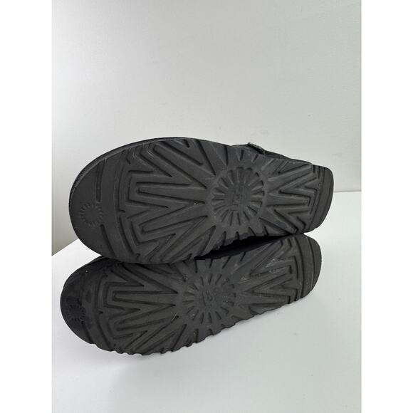 UGG Classic Ultra Mini Women's Bootie 6 Black Suede Slip-On Ankle Boot 1116109 - Picture 8 of 8